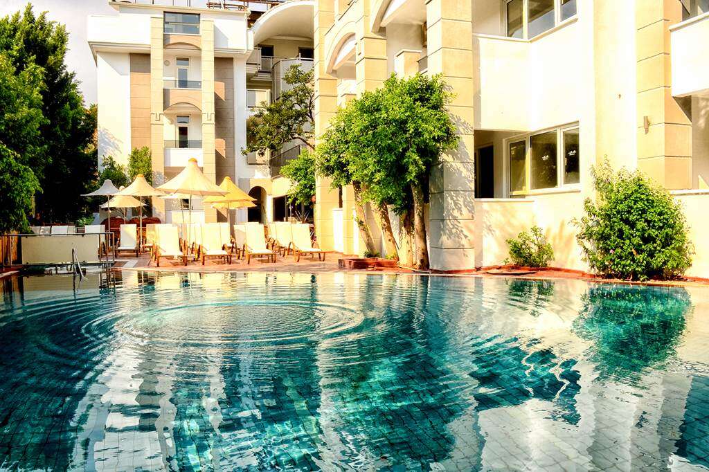 Turizm Cenneti Marmaris’te Denize Sıfır Two Seas Hotel İcradan 180 Milyon TL’den Satışa Çıkarıldı 2